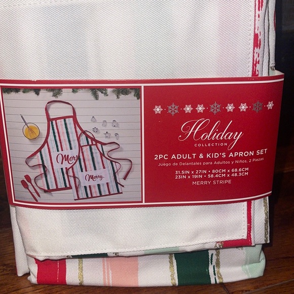Holiday Collection Merry Stripe Adult and Kids Apron Set - Picture 2 of 5